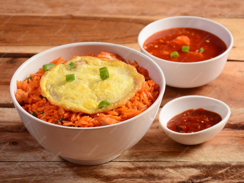 Triple Schezwan Rice With Gravy